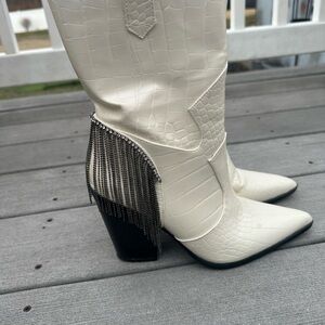 Elegant White Croc-Embossed Women's Boots